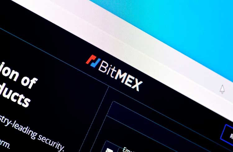 Arthur Hayes deixa BitMEX em dia de mudanças na exchange