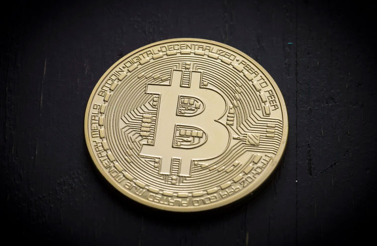 Bitcoin tenta rompimento dos US$ 60 mil e criptomoedas disparam
