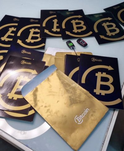 Polícia afirma que milicianos passaram a investir em Bitcoins — Foto: Reprodução/TV Globo