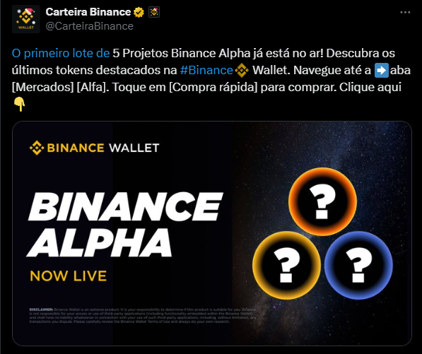 Imagem promocional da Binance, destacando a nova funcionalidade Binance Alpha, que mostra o primeiro lote de cinco projetos. O fundo é uma combinação de cores escuras com um toque cósmico. Na parte superior, aparece o logo da Binance Wallet. O título 'BINANCE ALPHA' está em letras grandes e em destaque, seguido pela frase 'NOW LIVE'. A imagem inclui ícones de interrogação em círculos coloridos, sugerindo que novos tokens estão disponíveis. Há uma orientação para os usuários navegarem até a aba de [Mercados] [Alfa] e tocarem em [Compra rápida] para adquirir os tokens.